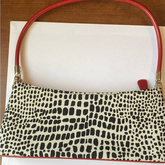 COPY - ♦️ Beautiful Red and Black shoulder bag.  Sleek, beautiful timeless - Picture 1 of 5